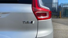 Volvo Xc40 2.0 T4 R DESIGN Pro 5dr AWD Geartronic Petrol Estate